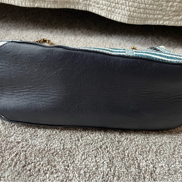 Navy & white Tory Burch shoulder bag. - Picture 3 of 7